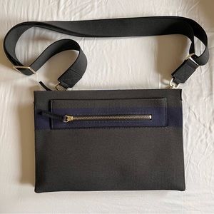 Rothy’s Crossbody Bag in Navy/Charcoal/Black
